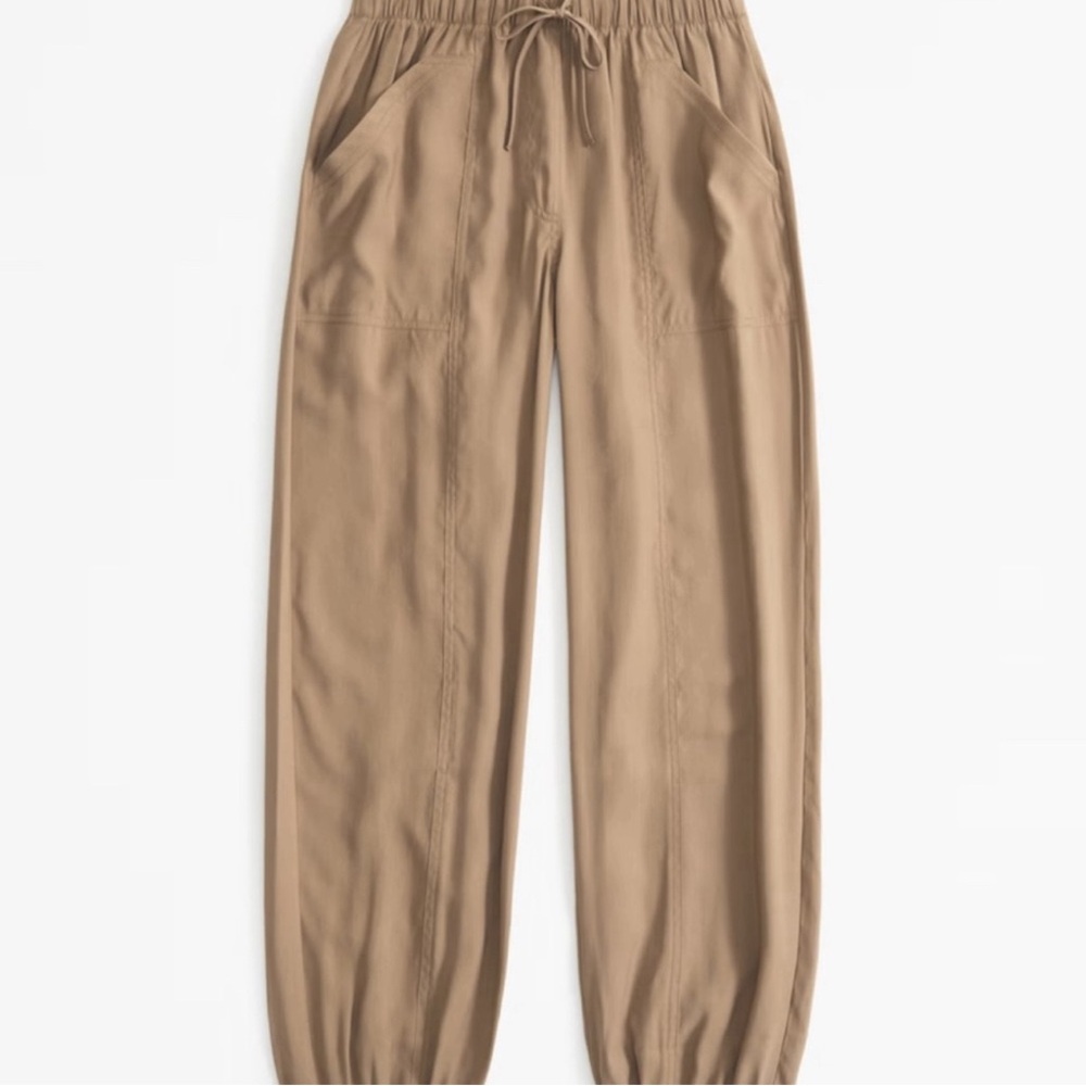 Abercrombie & Fitch Women’s Tan Utility Jogger Pants | Size M